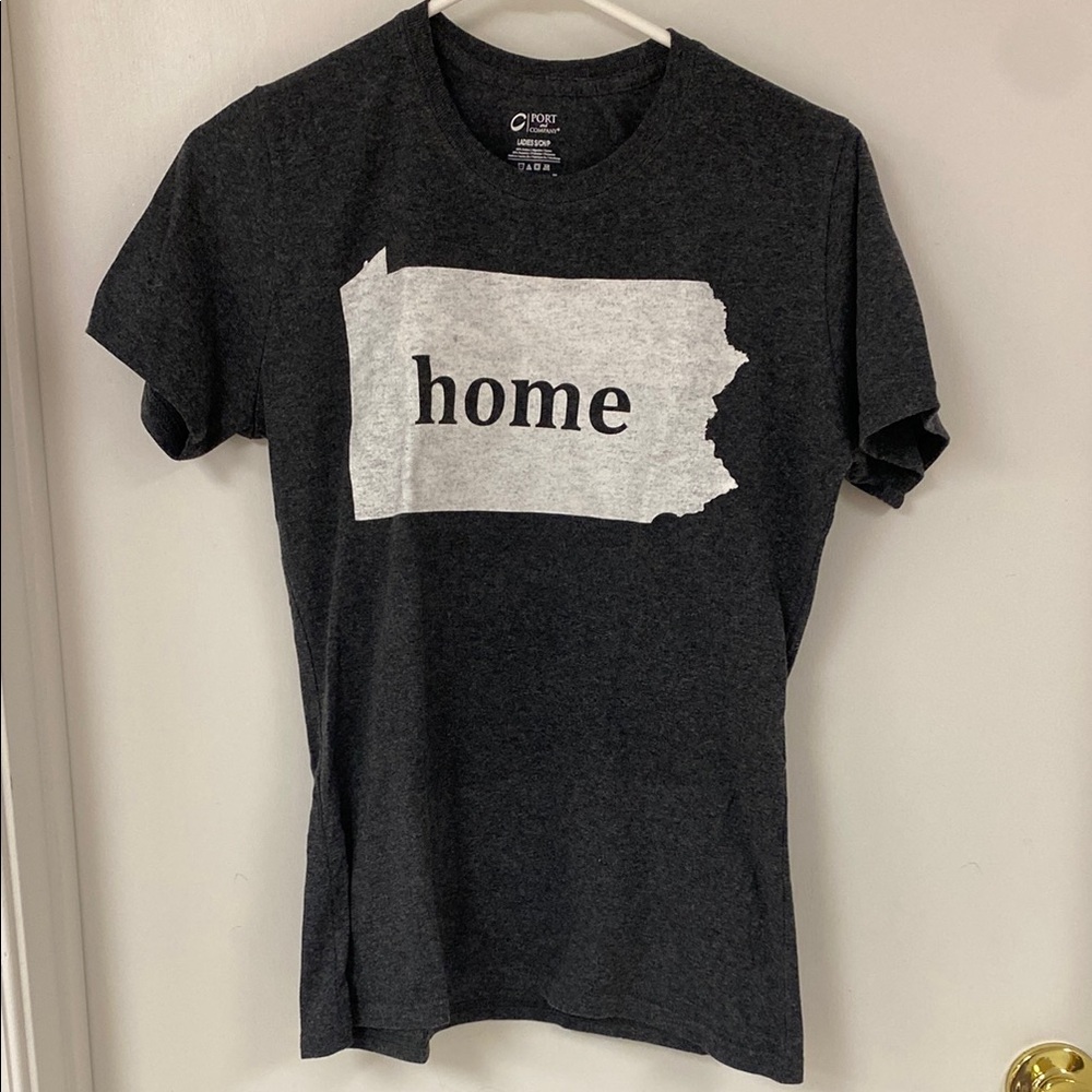 Pennsylvania Gray Graphic T-Shirt with 'Home' Print ❤️